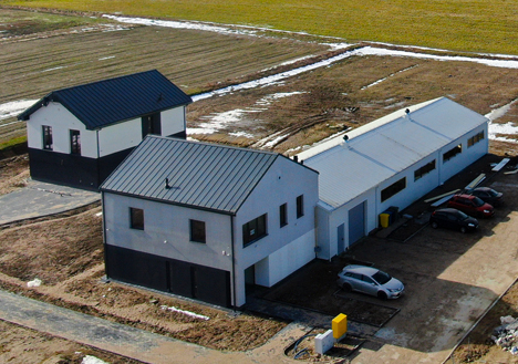 Zespół budynków usługowych i produkcyjnych dla firmy z sektora obróbki metali